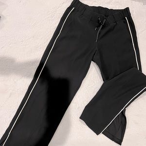 Lululemon lounge pants size 8